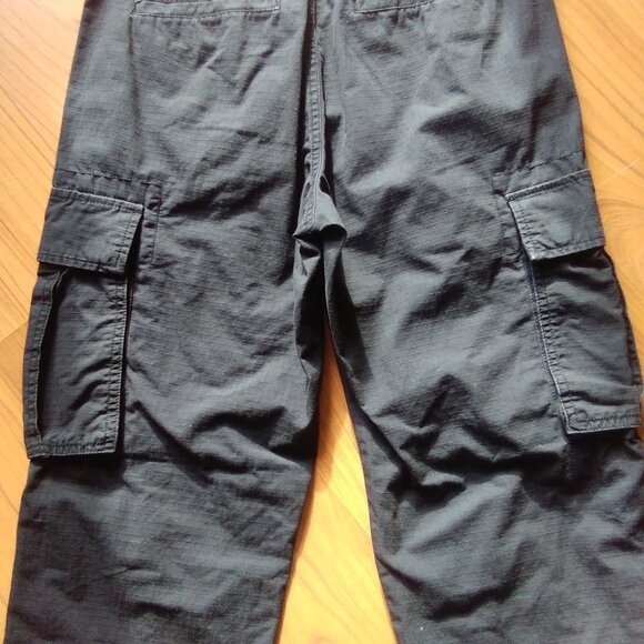 Old Navy Cargo Pants For Boys/Men - Picture 4 of 5